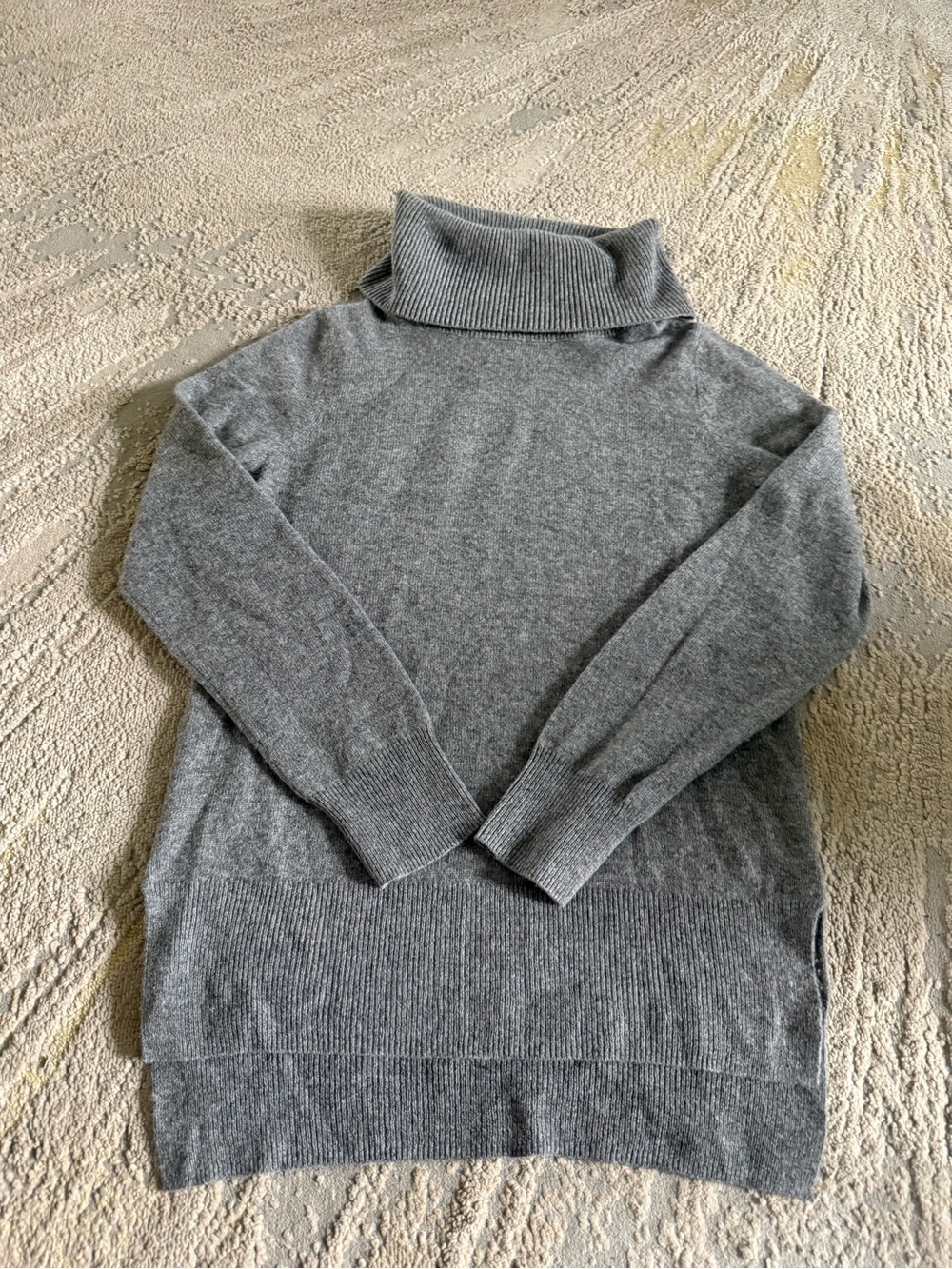 Barneys New York cashmere gray knit turtleneck Sweater pullover Large